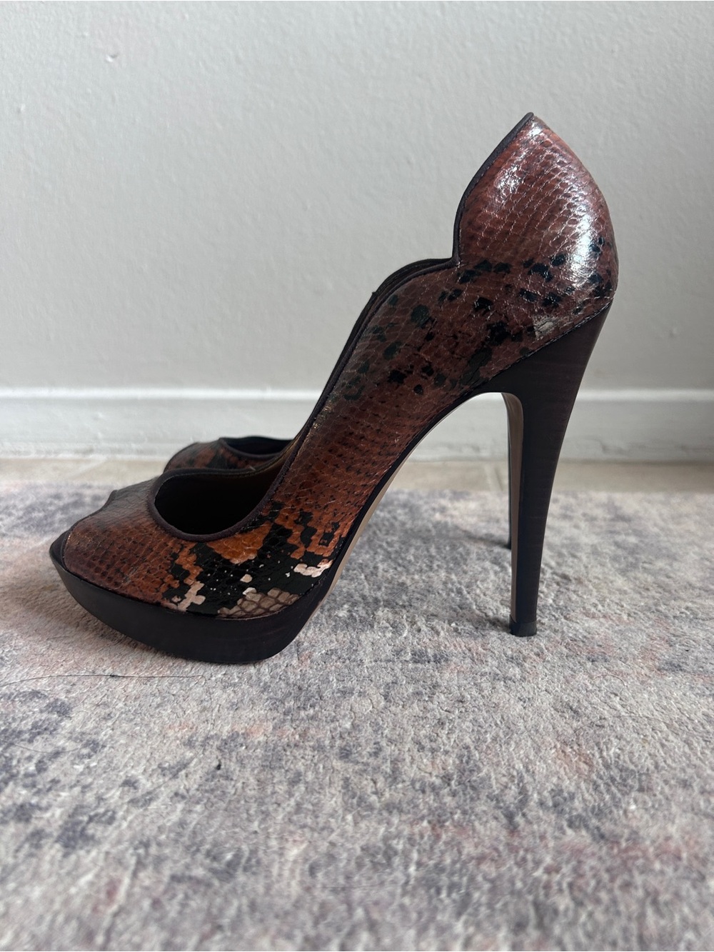 Lulu Townsend Women's Brown Snakeskin Peep-Toe High Heels